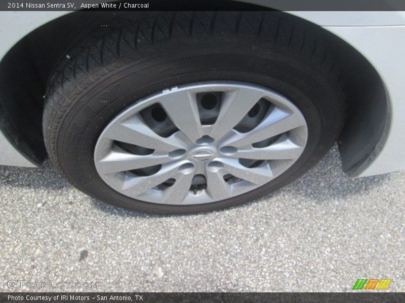 Aspen White / Charcoal 2014 Nissan Sentra SV