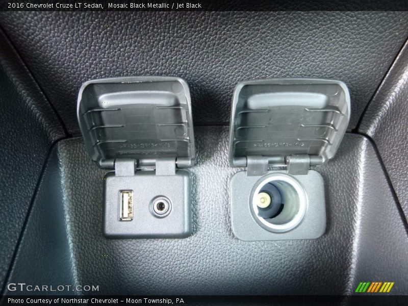 Mosaic Black Metallic / Jet Black 2016 Chevrolet Cruze LT Sedan