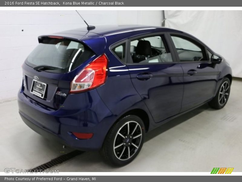 Kona Blue Metallic / Charcoal Black 2016 Ford Fiesta SE Hatchback