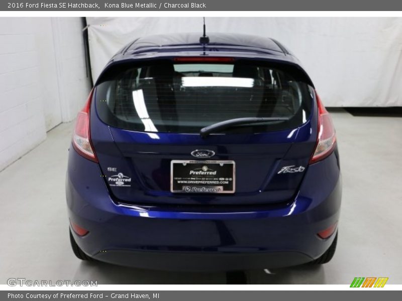 Kona Blue Metallic / Charcoal Black 2016 Ford Fiesta SE Hatchback