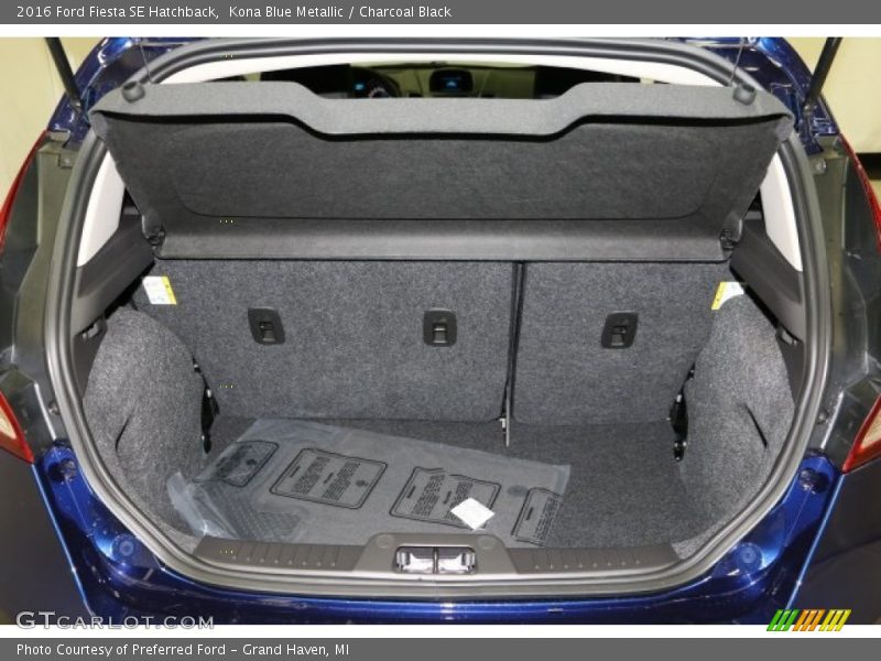 Kona Blue Metallic / Charcoal Black 2016 Ford Fiesta SE Hatchback