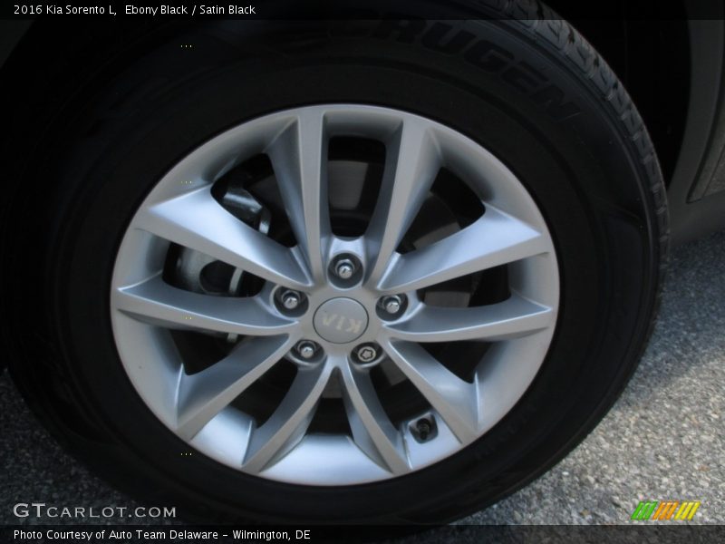 Ebony Black / Satin Black 2016 Kia Sorento L