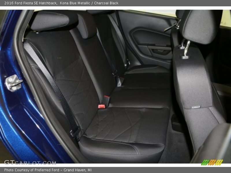 Kona Blue Metallic / Charcoal Black 2016 Ford Fiesta SE Hatchback