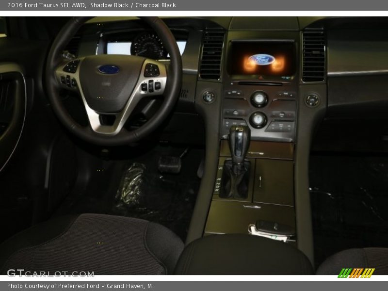 Shadow Black / Charcoal Black 2016 Ford Taurus SEL AWD