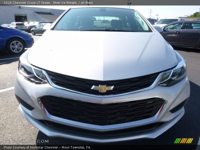 Silver Ice Metallic / Jet Black 2016 Chevrolet Cruze LT Sedan