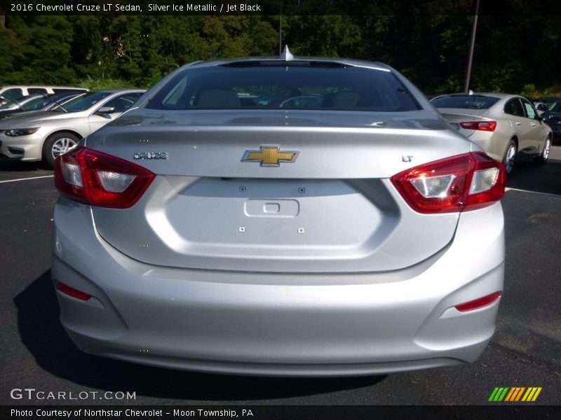 Silver Ice Metallic / Jet Black 2016 Chevrolet Cruze LT Sedan
