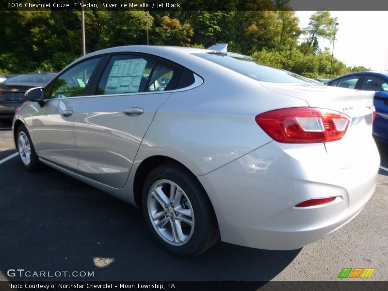 Silver Ice Metallic / Jet Black 2016 Chevrolet Cruze LT Sedan