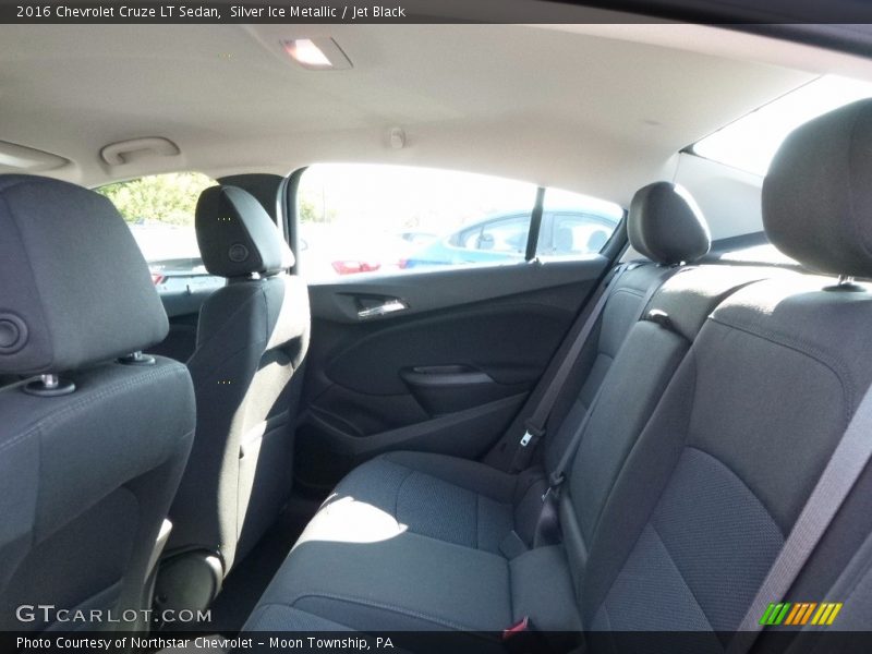Silver Ice Metallic / Jet Black 2016 Chevrolet Cruze LT Sedan
