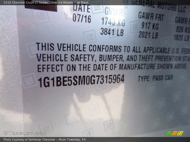 Silver Ice Metallic / Jet Black 2016 Chevrolet Cruze LT Sedan