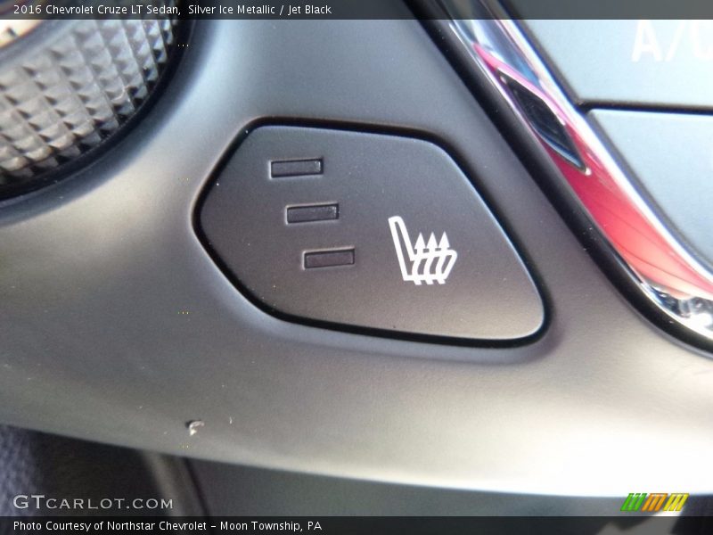 Silver Ice Metallic / Jet Black 2016 Chevrolet Cruze LT Sedan