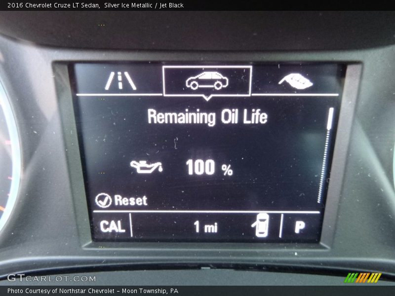 Silver Ice Metallic / Jet Black 2016 Chevrolet Cruze LT Sedan