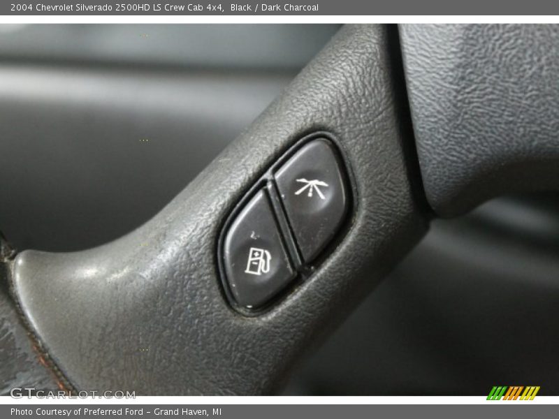 Black / Dark Charcoal 2004 Chevrolet Silverado 2500HD LS Crew Cab 4x4