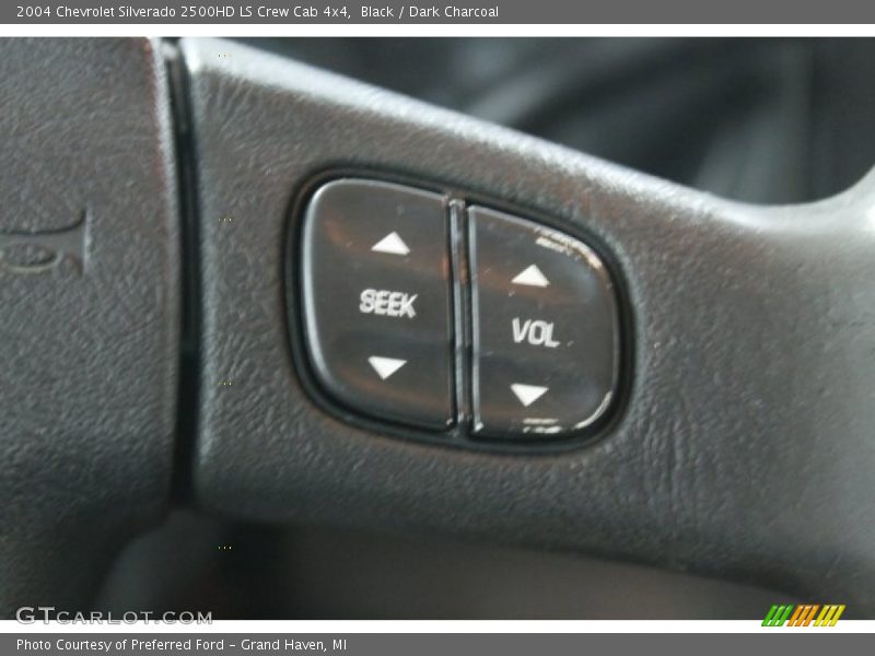 Black / Dark Charcoal 2004 Chevrolet Silverado 2500HD LS Crew Cab 4x4