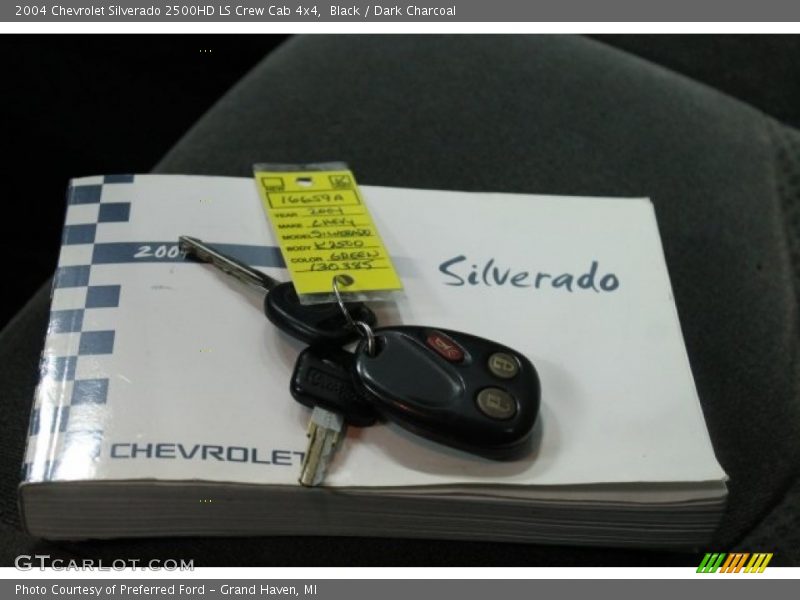 Black / Dark Charcoal 2004 Chevrolet Silverado 2500HD LS Crew Cab 4x4