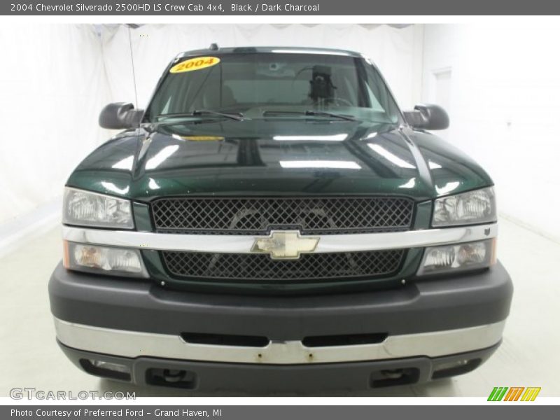 Black / Dark Charcoal 2004 Chevrolet Silverado 2500HD LS Crew Cab 4x4