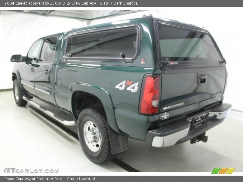 Black / Dark Charcoal 2004 Chevrolet Silverado 2500HD LS Crew Cab 4x4