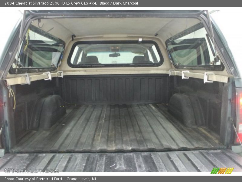 Black / Dark Charcoal 2004 Chevrolet Silverado 2500HD LS Crew Cab 4x4