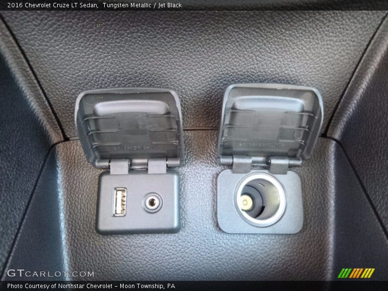 Tungsten Metallic / Jet Black 2016 Chevrolet Cruze LT Sedan