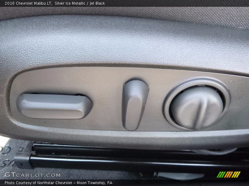 Silver Ice Metallic / Jet Black 2016 Chevrolet Malibu LT