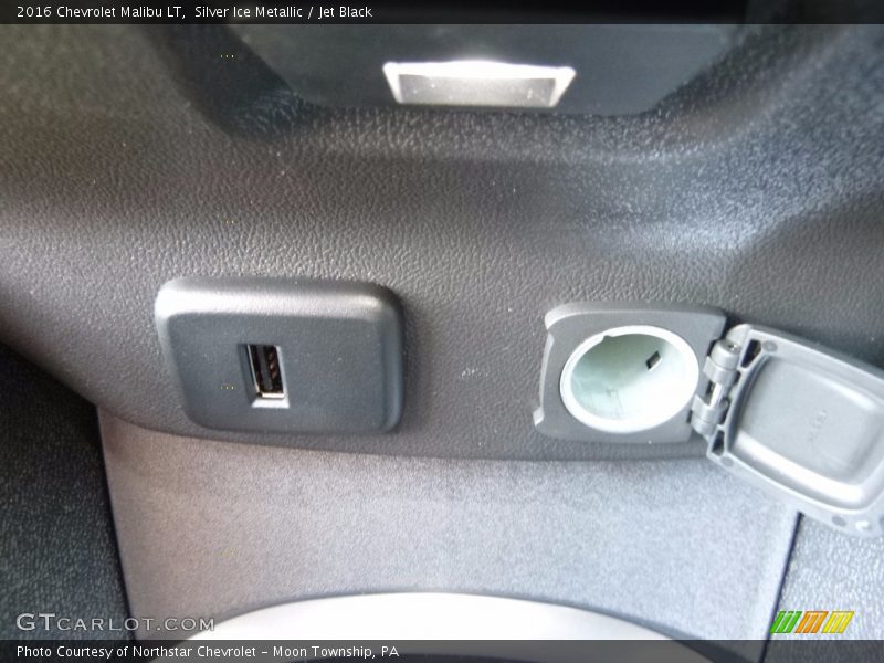 Silver Ice Metallic / Jet Black 2016 Chevrolet Malibu LT