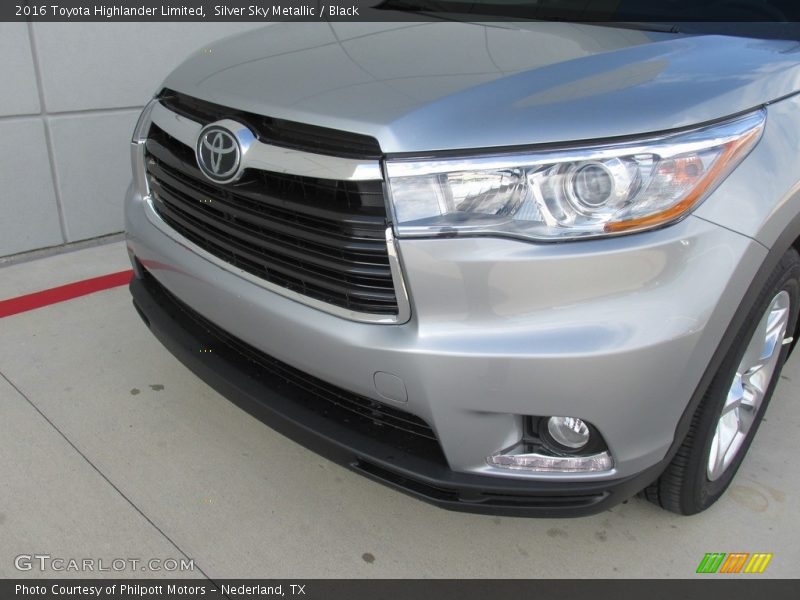 Silver Sky Metallic / Black 2016 Toyota Highlander Limited