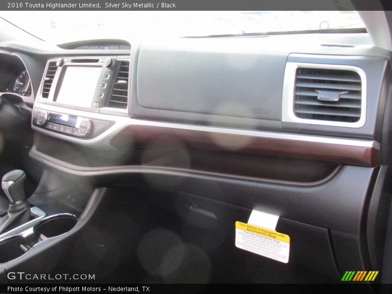 Silver Sky Metallic / Black 2016 Toyota Highlander Limited