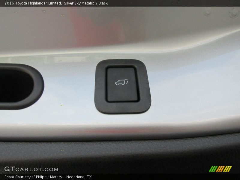 Silver Sky Metallic / Black 2016 Toyota Highlander Limited