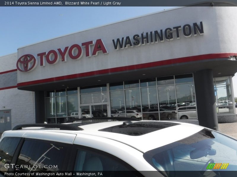 Blizzard White Pearl / Light Gray 2014 Toyota Sienna Limited AWD