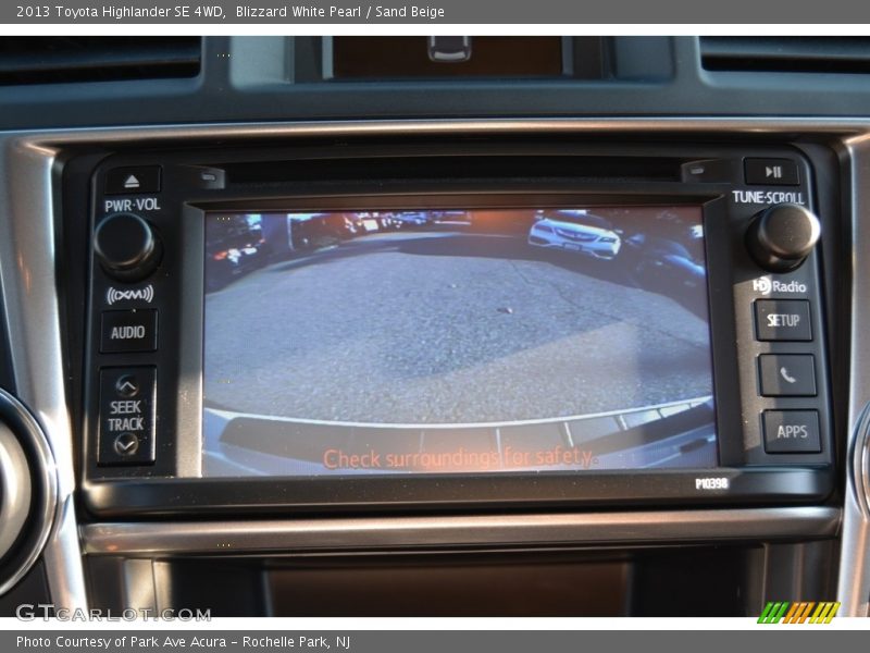 Blizzard White Pearl / Sand Beige 2013 Toyota Highlander SE 4WD