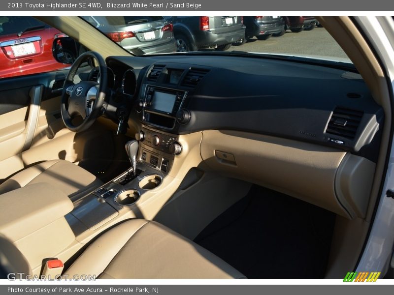 Blizzard White Pearl / Sand Beige 2013 Toyota Highlander SE 4WD