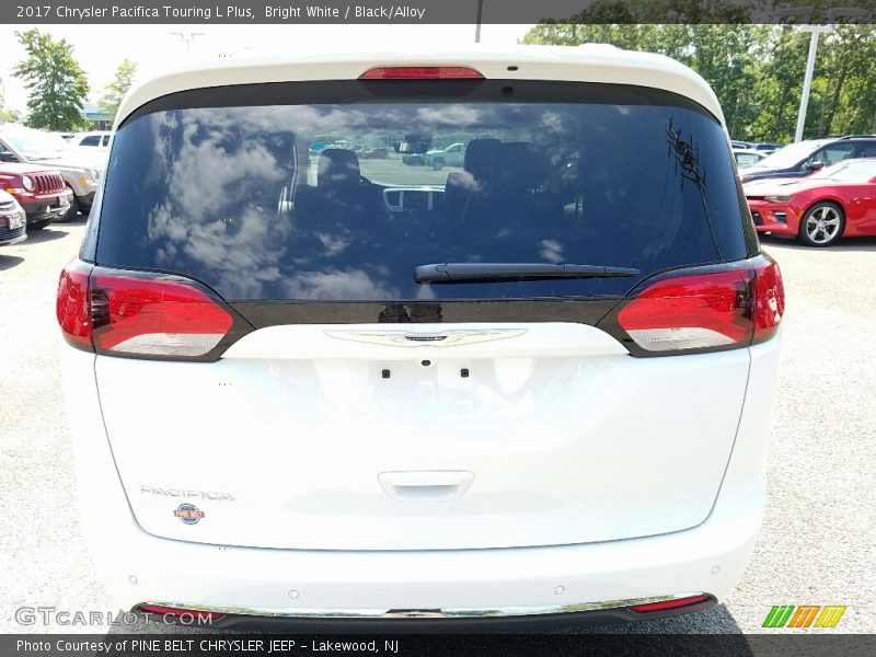 Bright White / Black/Alloy 2017 Chrysler Pacifica Touring L Plus