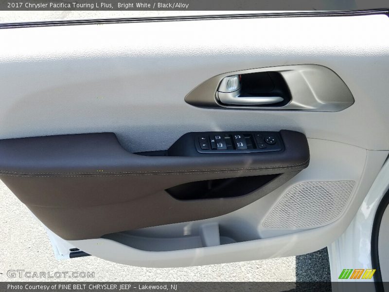 Bright White / Black/Alloy 2017 Chrysler Pacifica Touring L Plus