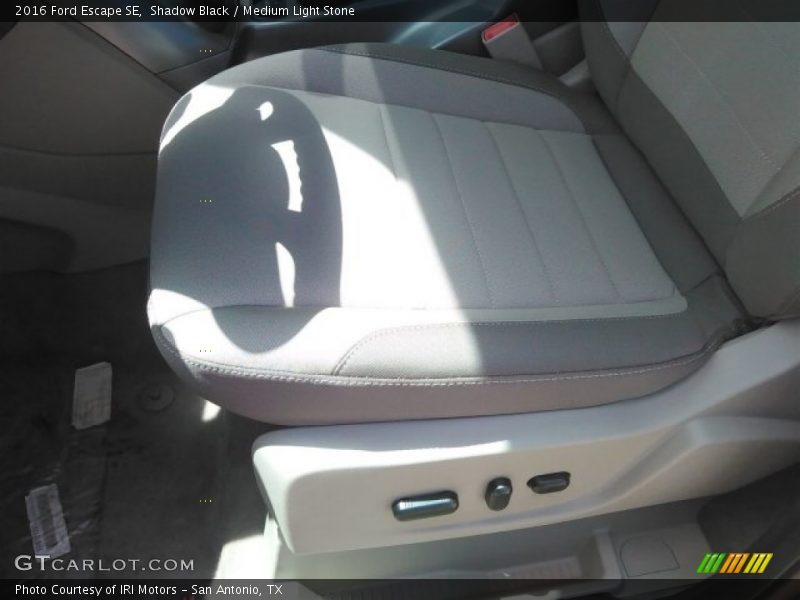 Shadow Black / Medium Light Stone 2016 Ford Escape SE