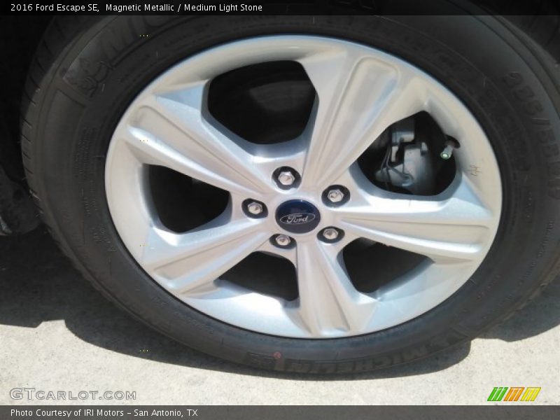 Magnetic Metallic / Medium Light Stone 2016 Ford Escape SE