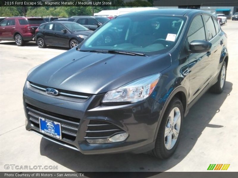 Magnetic Metallic / Medium Light Stone 2016 Ford Escape SE