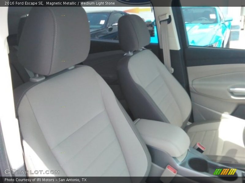 Magnetic Metallic / Medium Light Stone 2016 Ford Escape SE