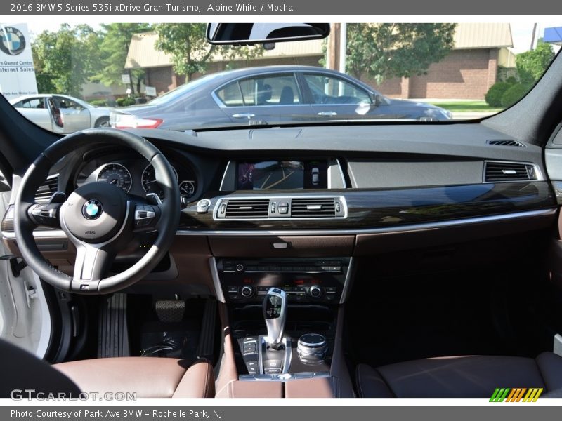 Alpine White / Mocha 2016 BMW 5 Series 535i xDrive Gran Turismo