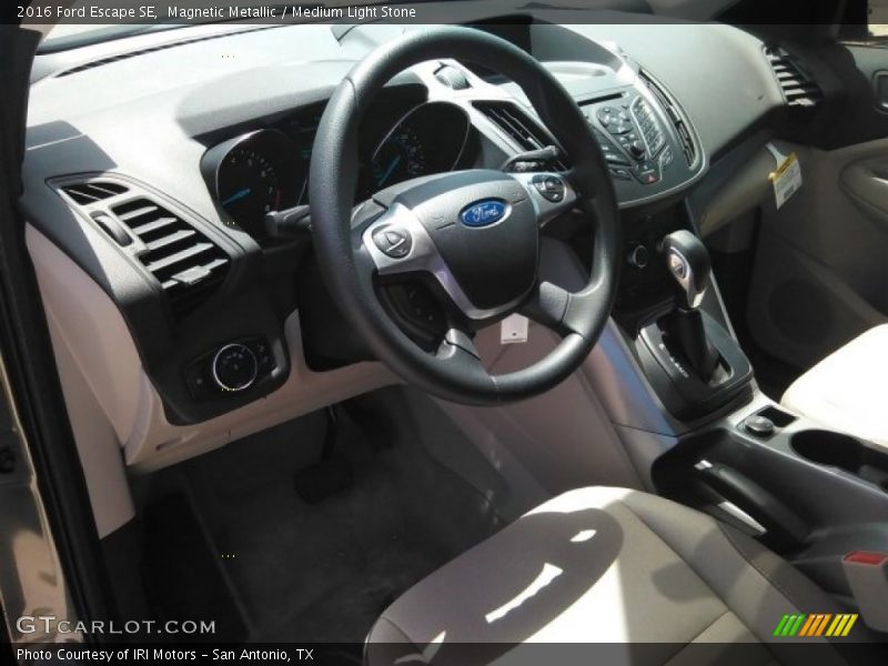Magnetic Metallic / Medium Light Stone 2016 Ford Escape SE