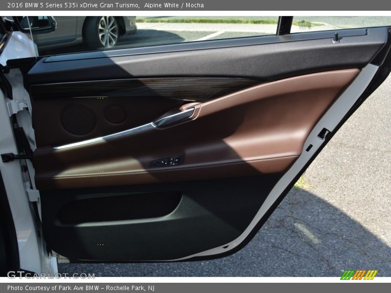 Alpine White / Mocha 2016 BMW 5 Series 535i xDrive Gran Turismo