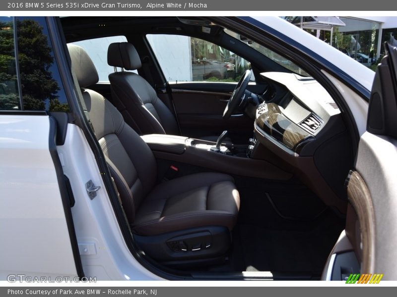 Alpine White / Mocha 2016 BMW 5 Series 535i xDrive Gran Turismo