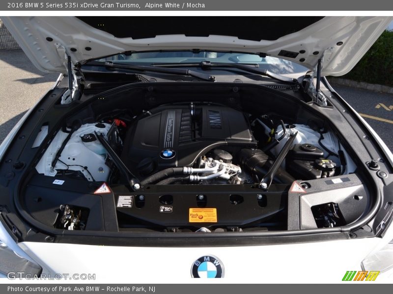 Alpine White / Mocha 2016 BMW 5 Series 535i xDrive Gran Turismo