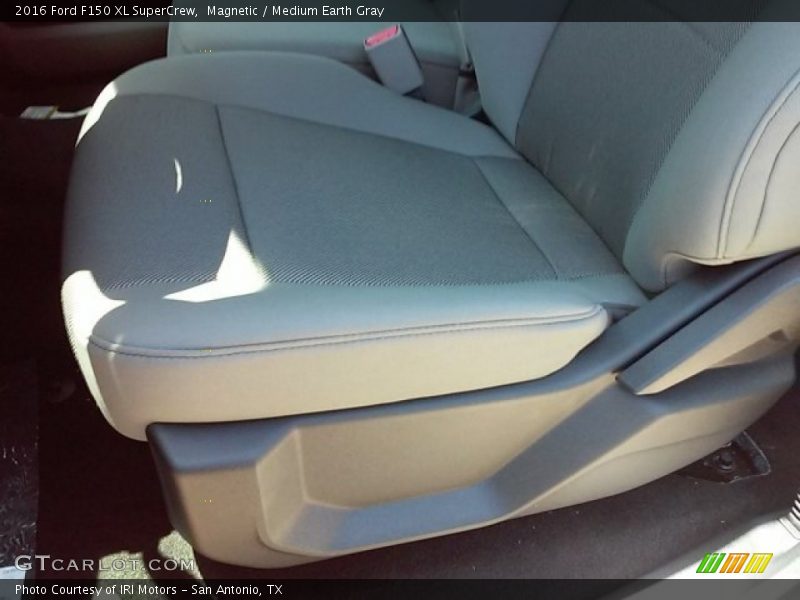 Magnetic / Medium Earth Gray 2016 Ford F150 XL SuperCrew