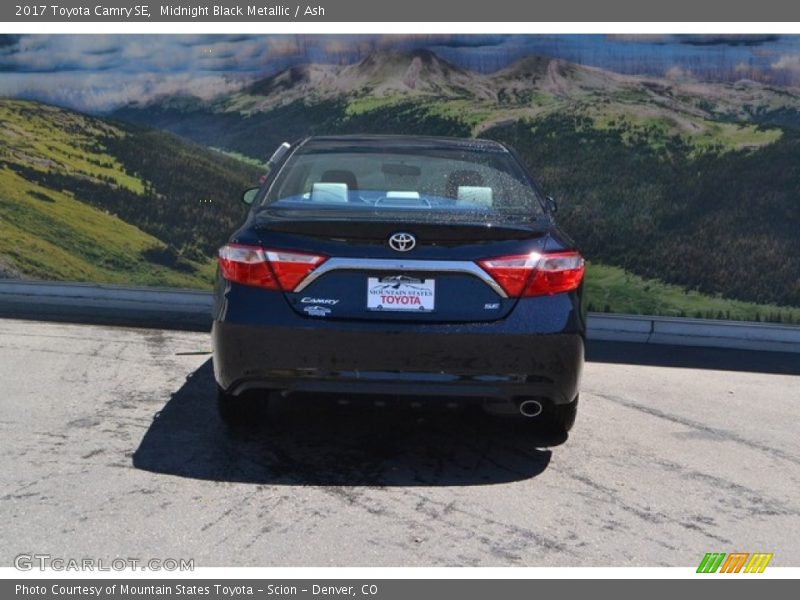 Midnight Black Metallic / Ash 2017 Toyota Camry SE