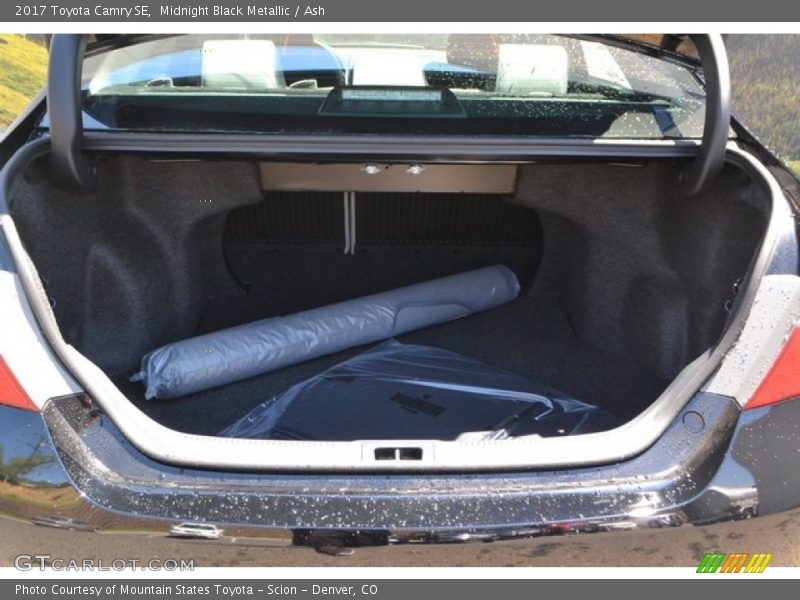 Midnight Black Metallic / Ash 2017 Toyota Camry SE