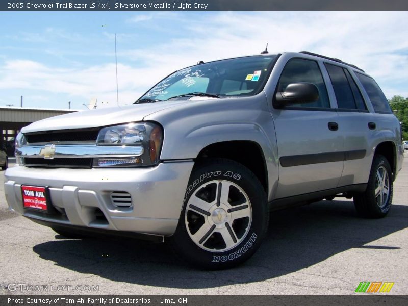 Silverstone Metallic / Light Gray 2005 Chevrolet TrailBlazer LS 4x4
