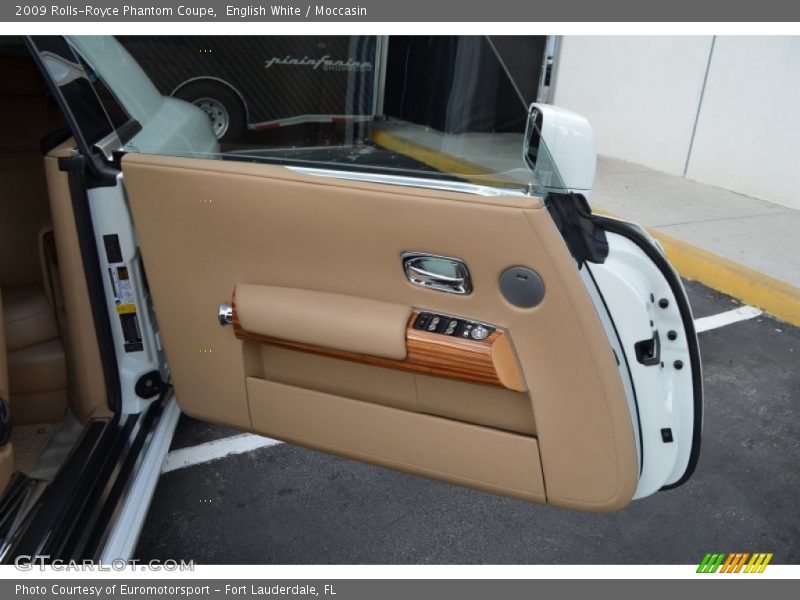 English White / Moccasin 2009 Rolls-Royce Phantom Coupe