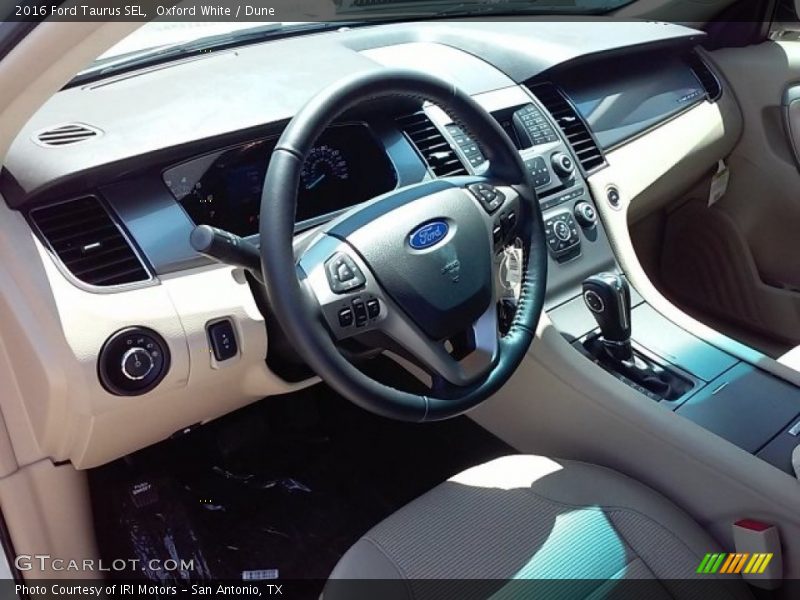 Oxford White / Dune 2016 Ford Taurus SEL