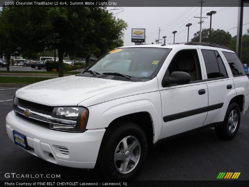 Summit White / Light Gray 2005 Chevrolet TrailBlazer LS 4x4