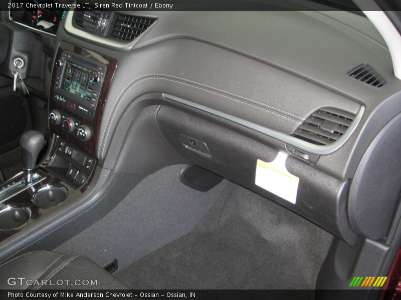 Siren Red Tintcoat / Ebony 2017 Chevrolet Traverse LT