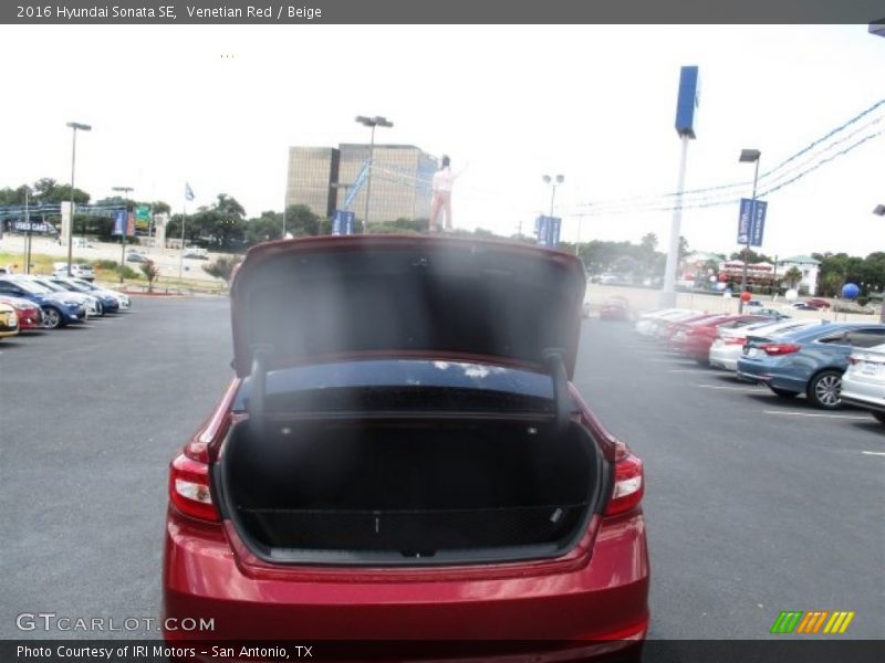 Venetian Red / Beige 2016 Hyundai Sonata SE